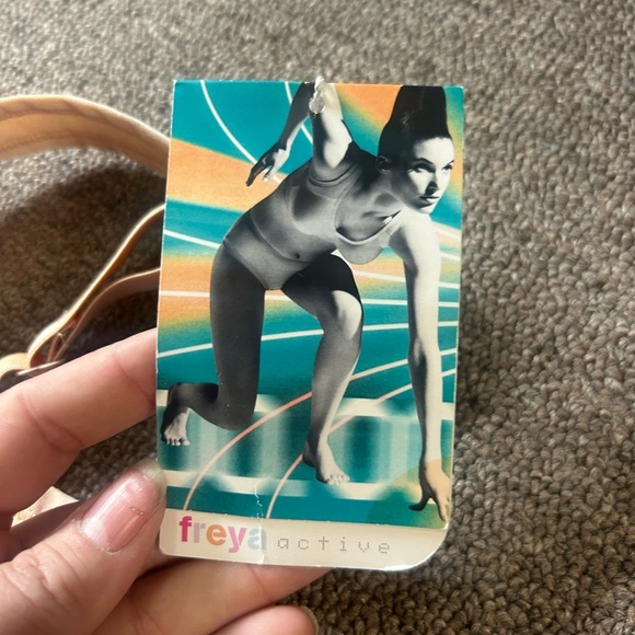 NWT Freya Active 36DD Women's Beige Sports Bra, thick straps - Picture 8 of 8